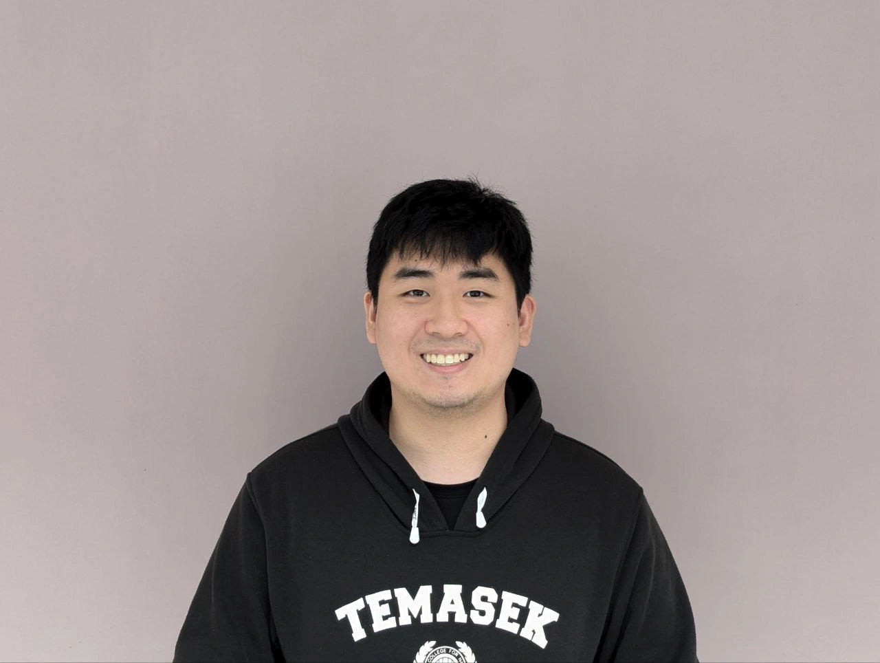 Linkedin (informal) pic they made us take in a uni mod